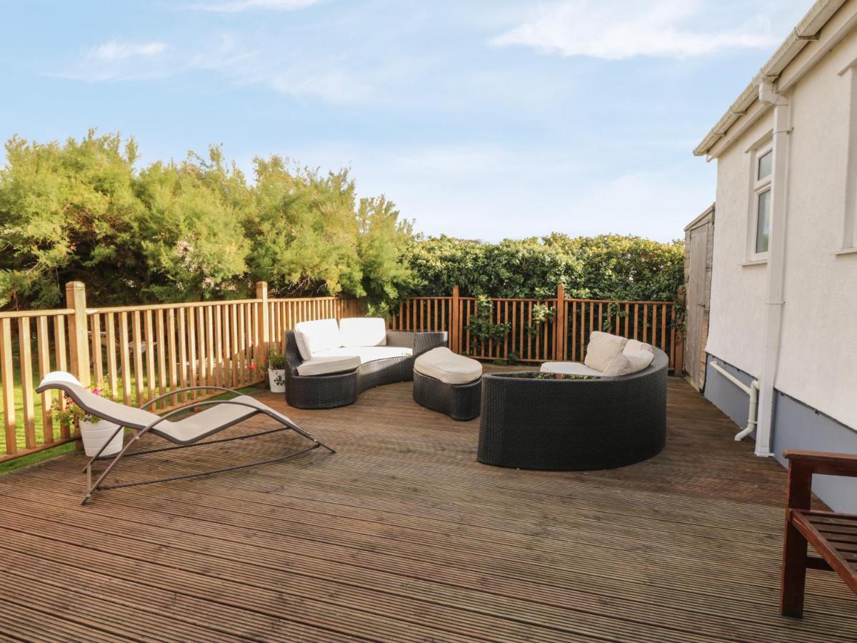 Coed Llai Villa Holyhead Exteriör bild