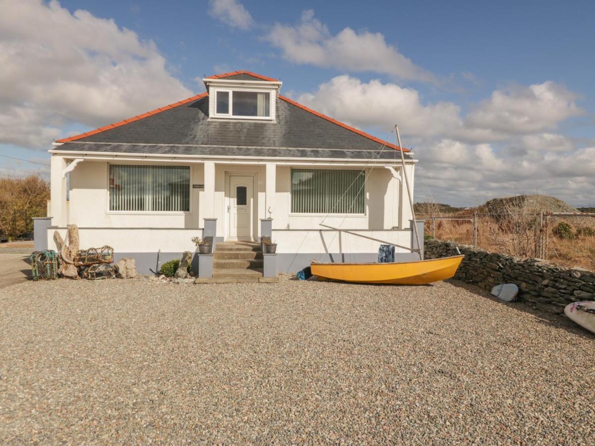 Coed Llai Villa Holyhead Exteriör bild