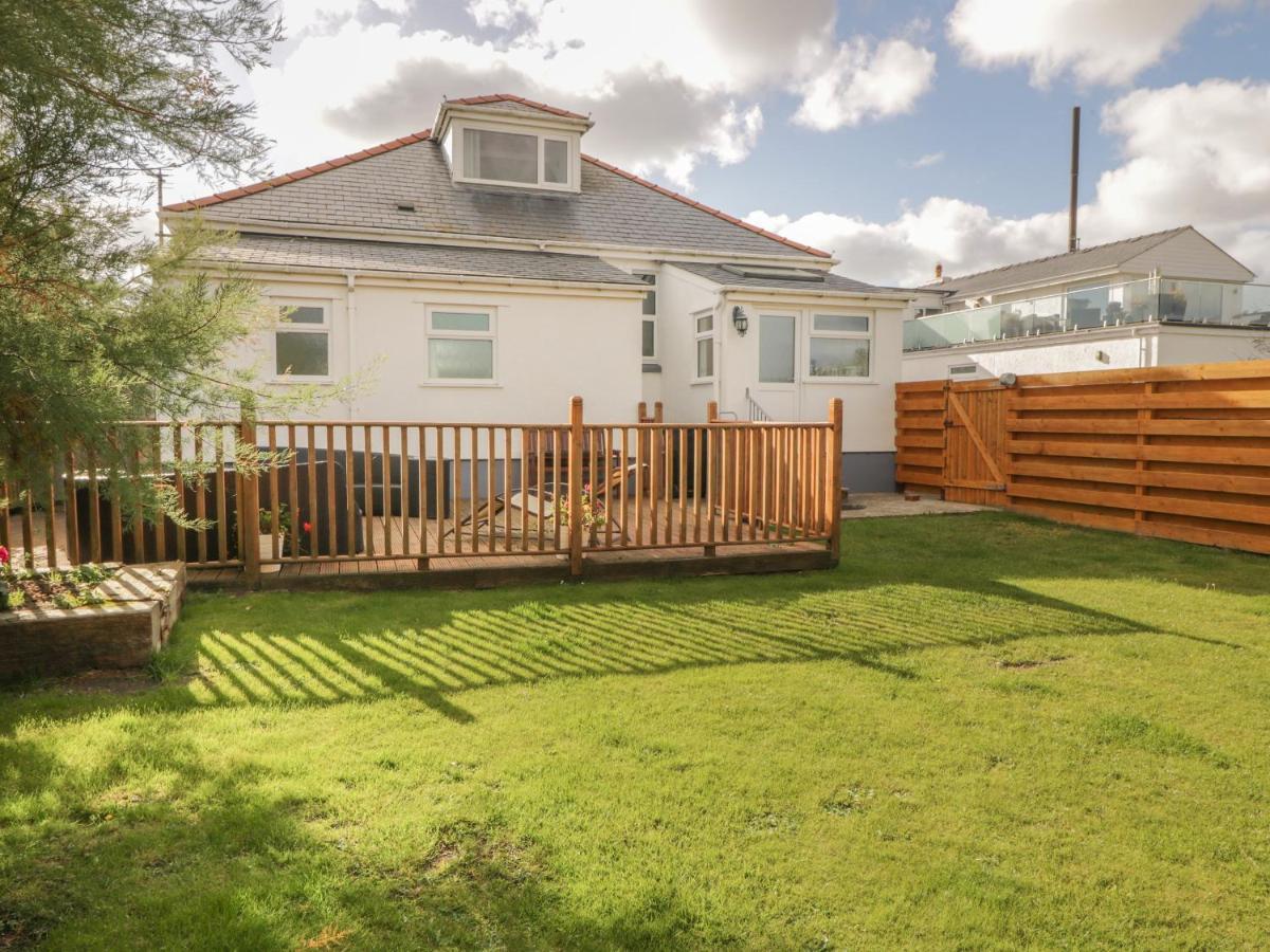 Coed Llai Villa Holyhead Exteriör bild