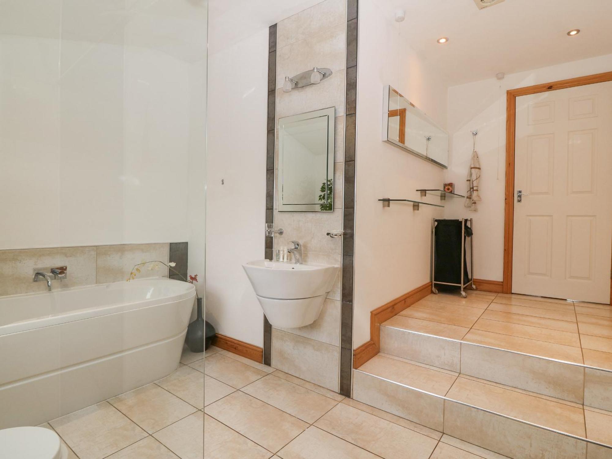Coed Llai Villa Holyhead Exteriör bild