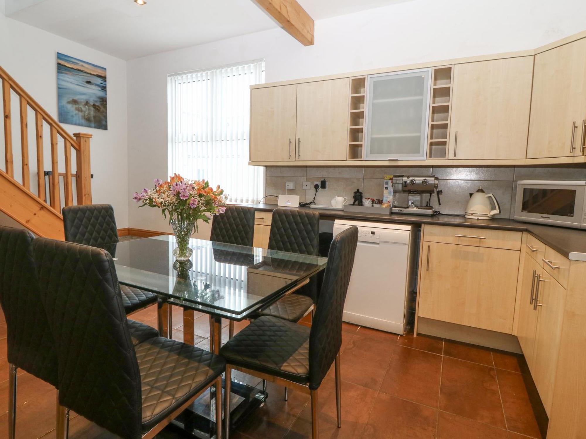 Coed Llai Villa Holyhead Exteriör bild